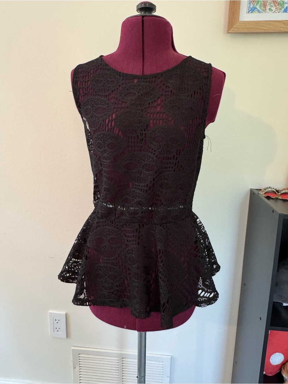 Hot Topic Black Lace Skull Peplum Top